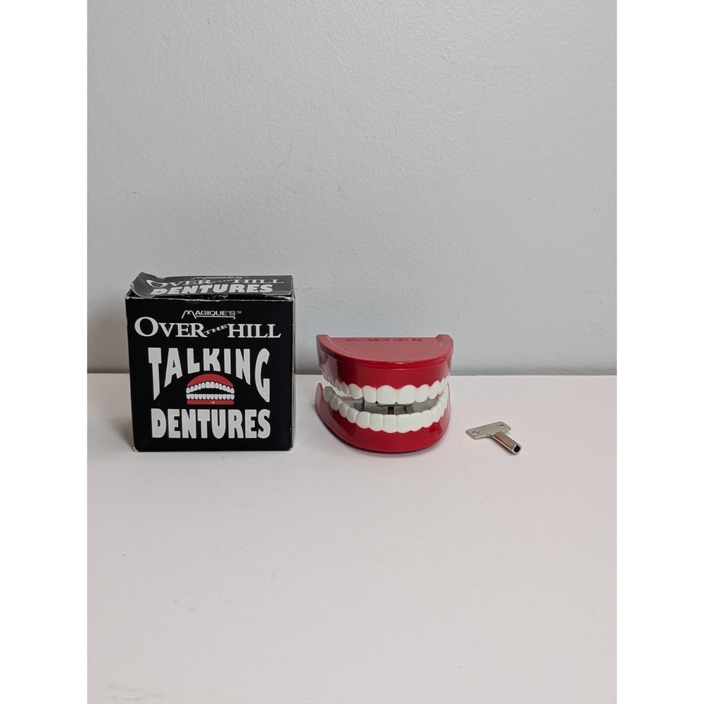 Vintage Chattering Talking‎ Dentures with Key Works ~ Teeth With Box - Magique's